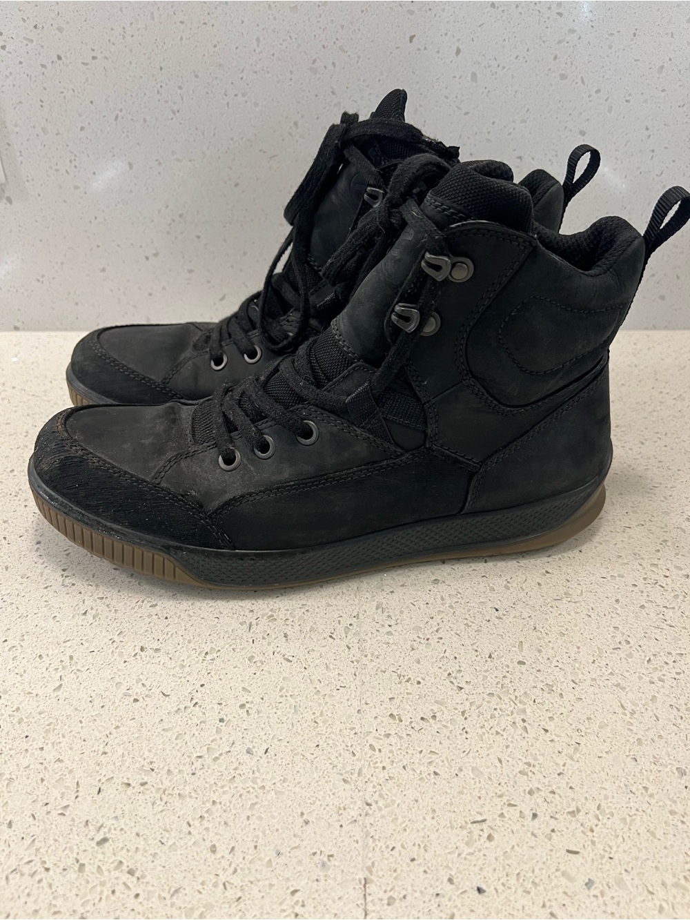 ECCO Men's Bypath Tred Mid-Boot Waterproof Sneaker Size 8-8.5